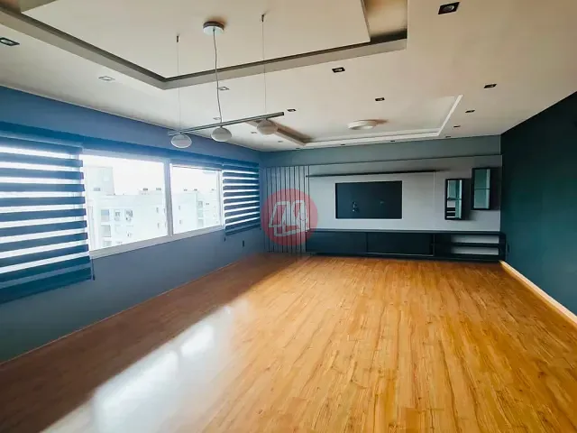 Apartamento 3 quartos e 2 banheiros, à venda, no bairro Passo da Areia em Porto Alegre