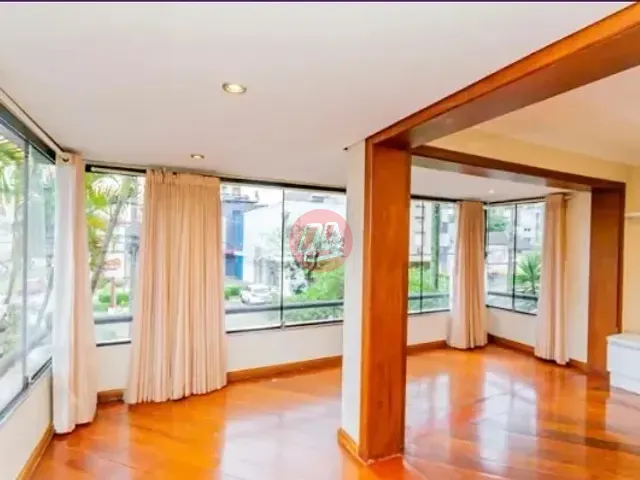 Apartamento 2 quartos e 2 banheiros, à venda, no bairro Petrópolis em Porto Alegre