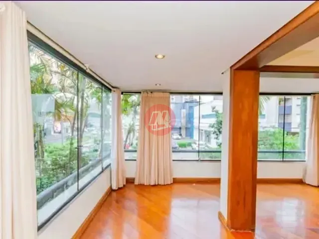 Apartamento 2 quartos e 2 banheiros, à venda, no bairro Petrópolis em Porto Alegre