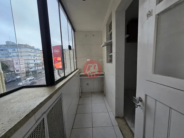 Apartamento com 131m² 3 quartos e 2 banheiros, para alugar, no bairro Santa Cecília em Porto Alegre