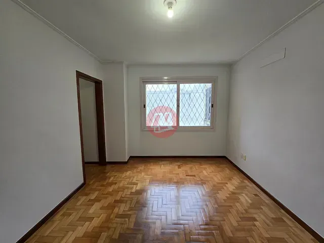 Apartamento com 131m² 3 quartos e 2 banheiros, para alugar, no bairro Santa Cecília em Porto Alegre