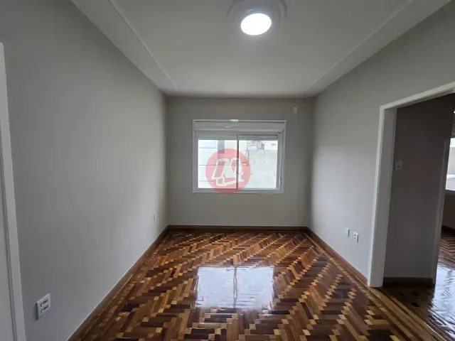 Apartamento com 64m² 2 quartos e 1 banheiro, para alugar, no bairro Santa Cecília em Porto Alegre