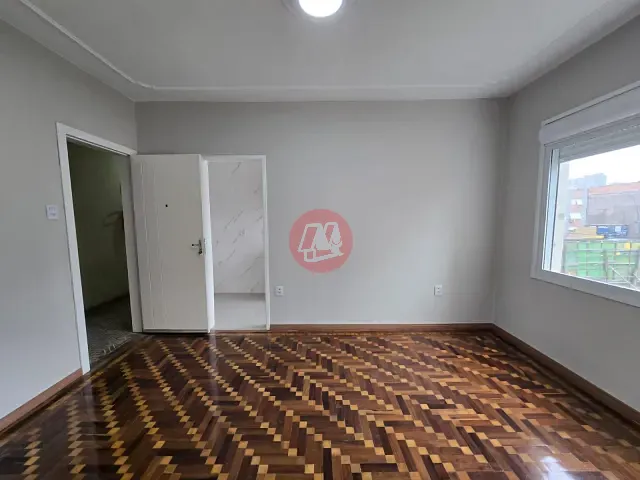 Apartamento com 64m² 2 quartos e 1 banheiro, para alugar, no bairro Santa Cecília em Porto Alegre