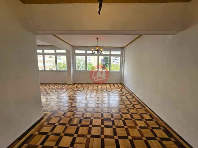 Apartamento 3 quartos e 1 banheiro, para alugar, no bairro Centro Histórico em Porto Alegre