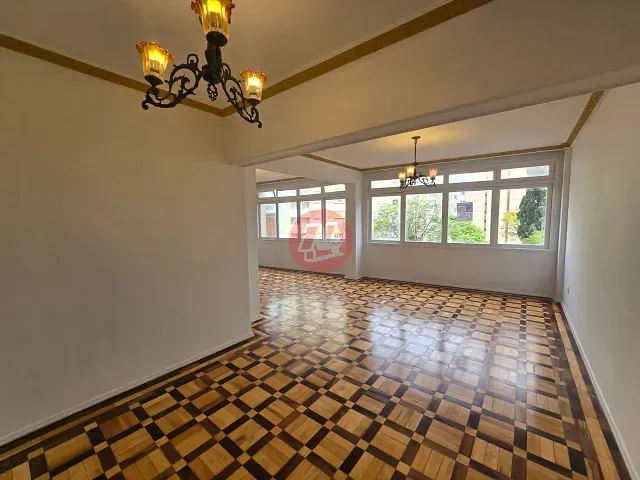 Apartamento 3 quartos e 1 banheiro, para alugar, no bairro Centro Histórico em Porto Alegre