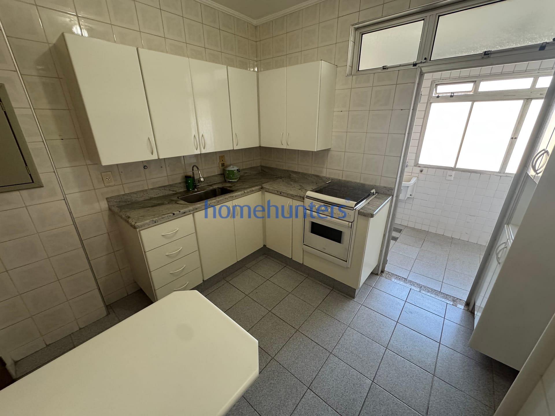 Apartamento à venda com 3 quartos, 83m² - Foto 25