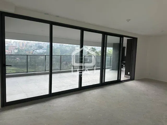 Apartamento com 240m² 3 quartos e 5 banheiros, à venda, no bairro Real Parque em São Paulo