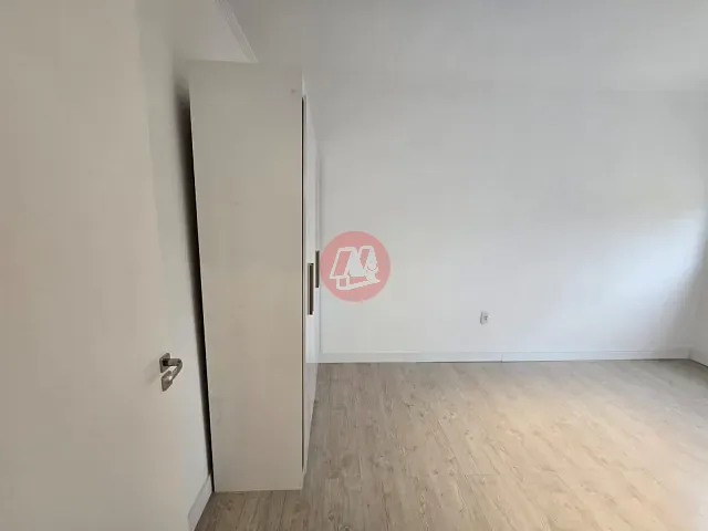 Apartamento 1 quarto e 1 banheiro, para alugar, no bairro Cidade Baixa em Porto Alegre