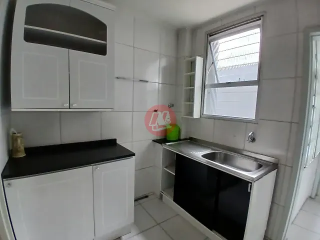 Apartamento 2 quartos e 2 banheiros, para alugar, no bairro Azenha em Porto Alegre