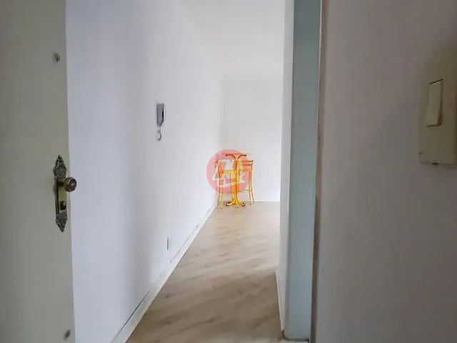 Apartamento 2 quartos e 2 banheiros, para alugar, no bairro Azenha em Porto Alegre