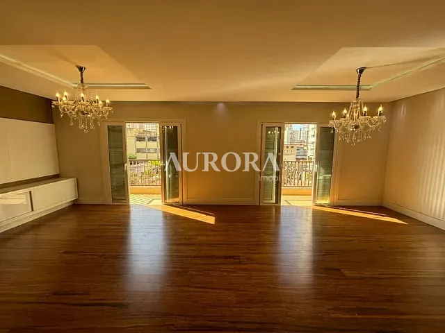 Apartamento com 210m² 3 quartos e 3 banheiros, à venda, no bairro Centro em Londrina