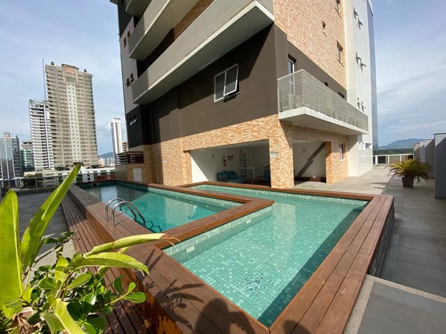 Apartamento com 128m² 3 quartos e 3 banheiros, à venda, no bairro Meia Praia em Itapema