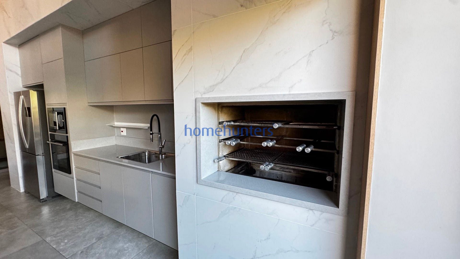Apartamento para alugar com 2 quartos, 89m² - Foto 60