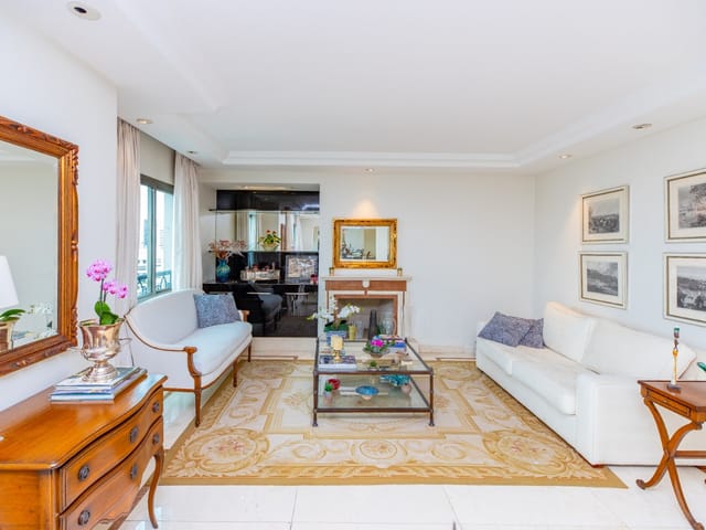 Apartamento com 280m² 4 quartos e 6 banheiros, à venda, no bairro Campo Belo em São Paulo