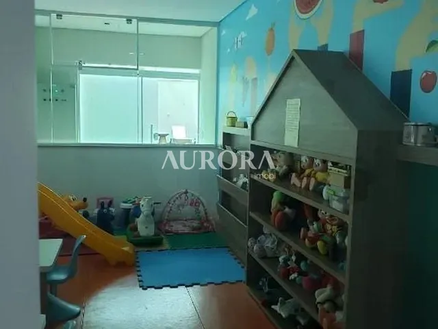 Apartamento com 218m² 3 quartos e 4 banheiros, à venda, no bairro Centro em Londrina