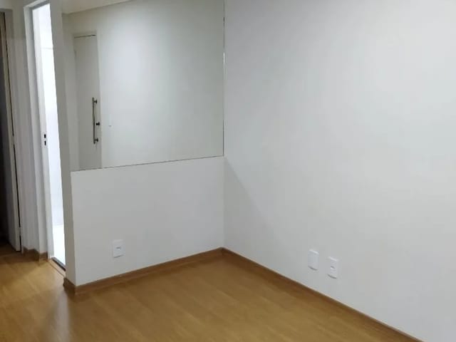 Apartamento 2 quartos e 1 banheiro, à venda, no bairro Parque Maria Domitila em São Paulo