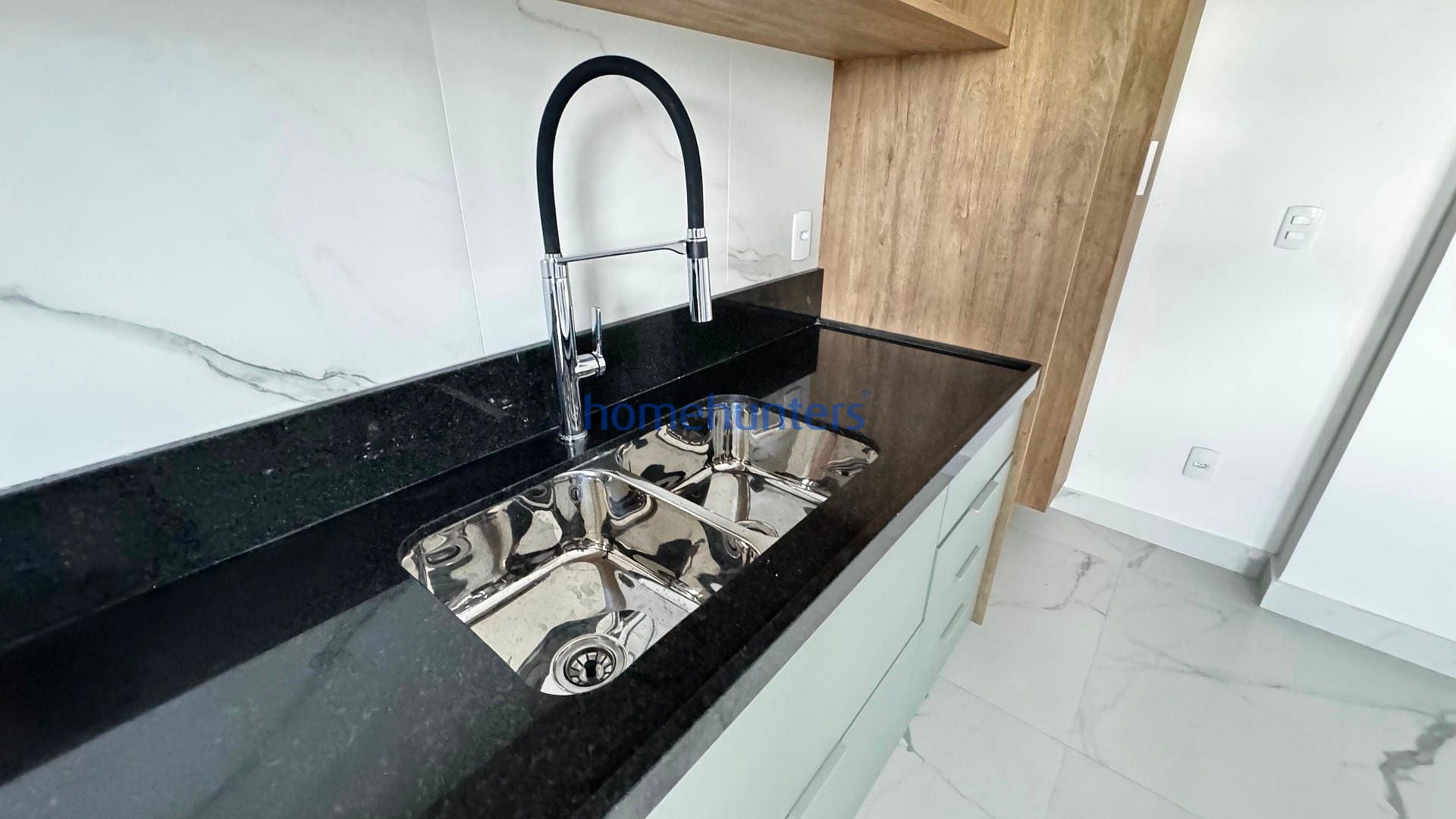 Apartamento à venda com 2 quartos, 64m² - Foto 24
