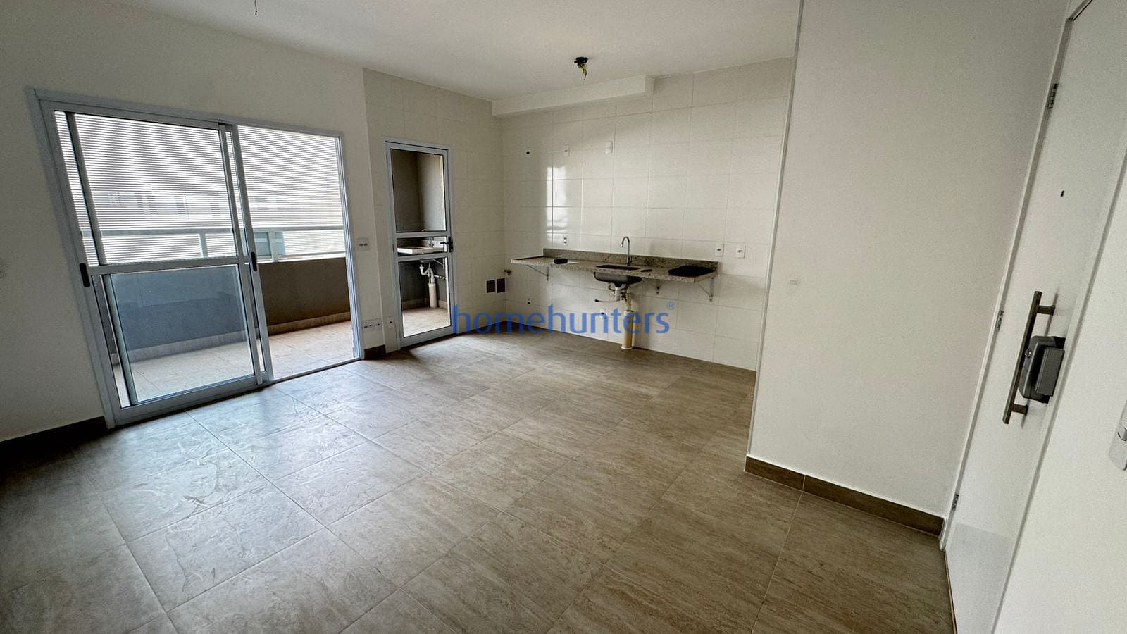 Apartamento à venda com 2 quartos, 64m² - Foto 1