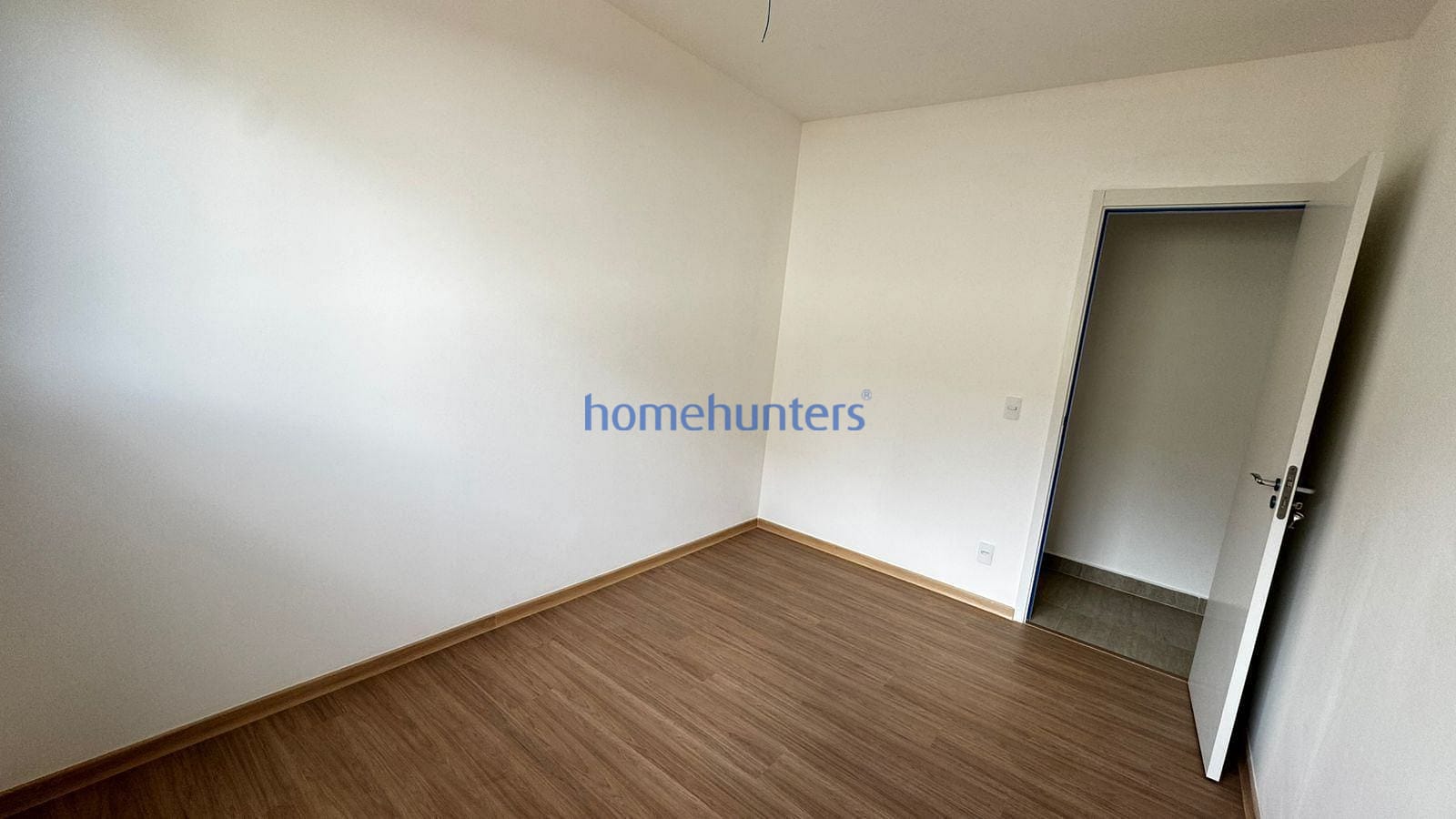 Apartamento à venda com 2 quartos, 64m² - Foto 9