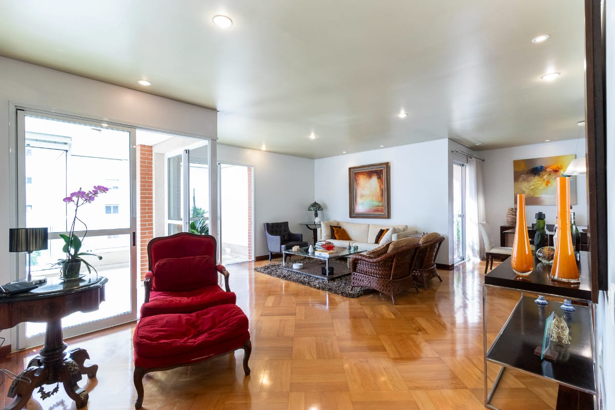 Apartamento para venda em Moema com 3 quartos, sendo 3 suítes, 195m²