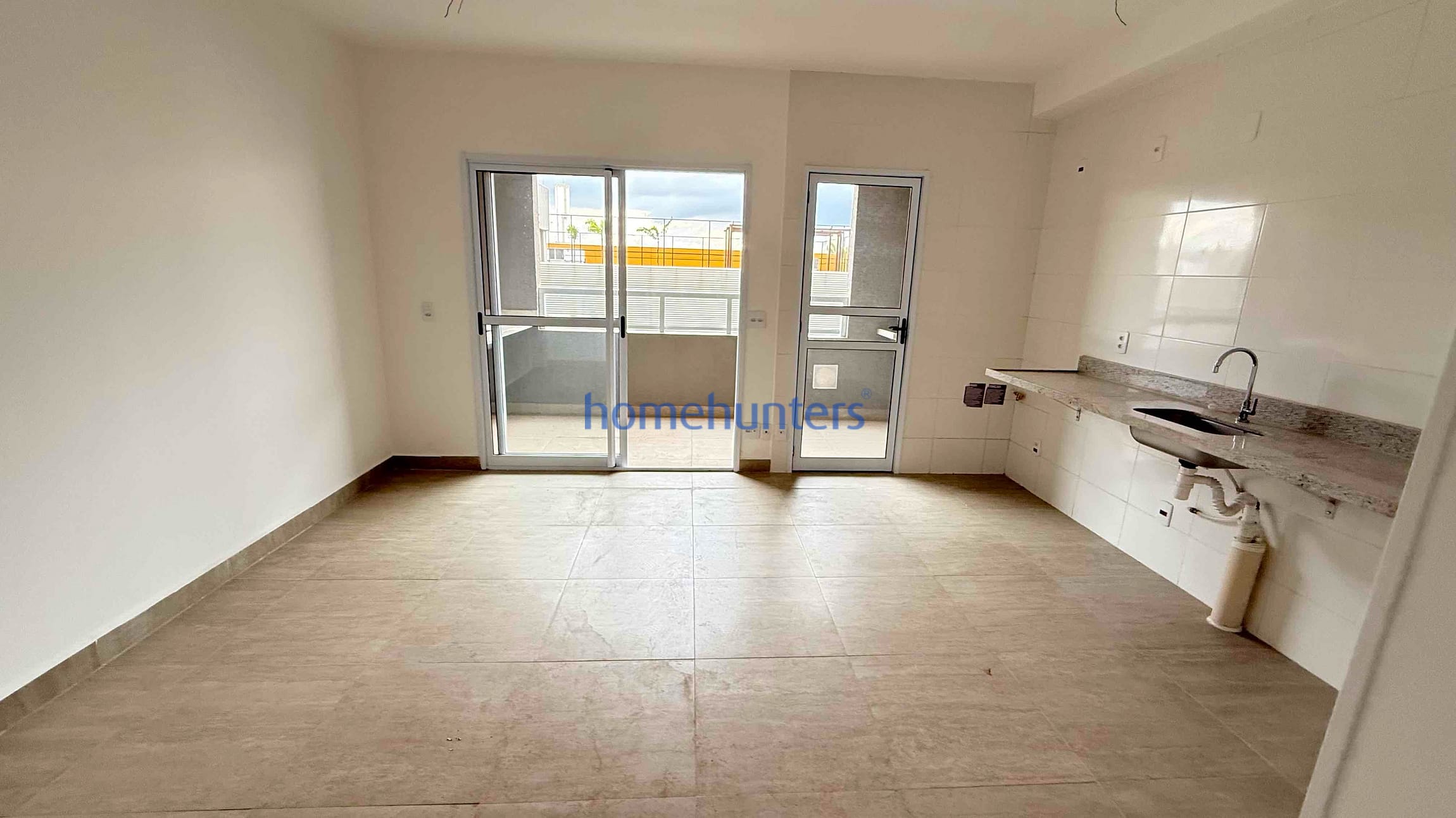 Apartamento à venda com 2 quartos, 64m² - Foto 2