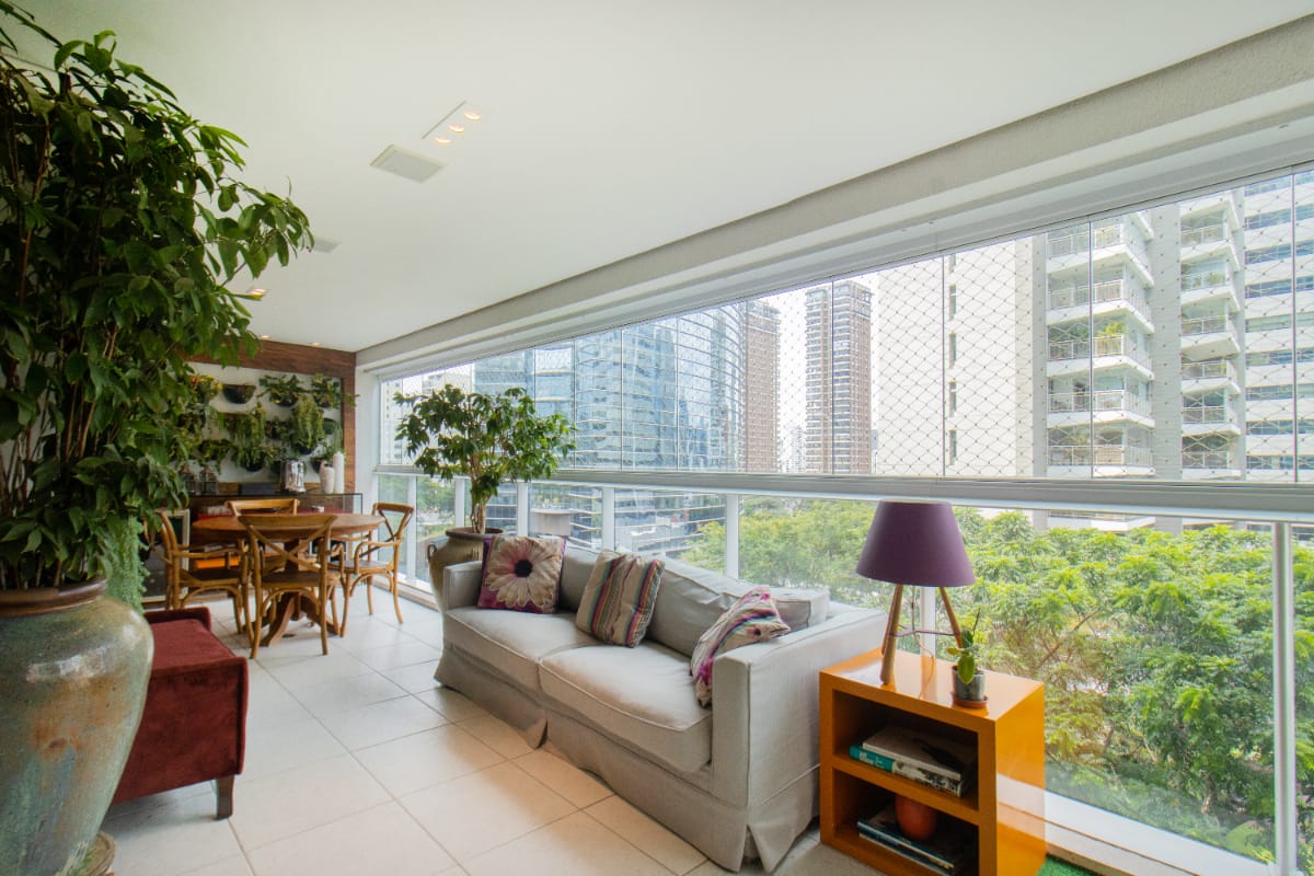 Apartamento para venda em Itaim Bibi com 4 quartos, sendo 3 suítes, 201m²