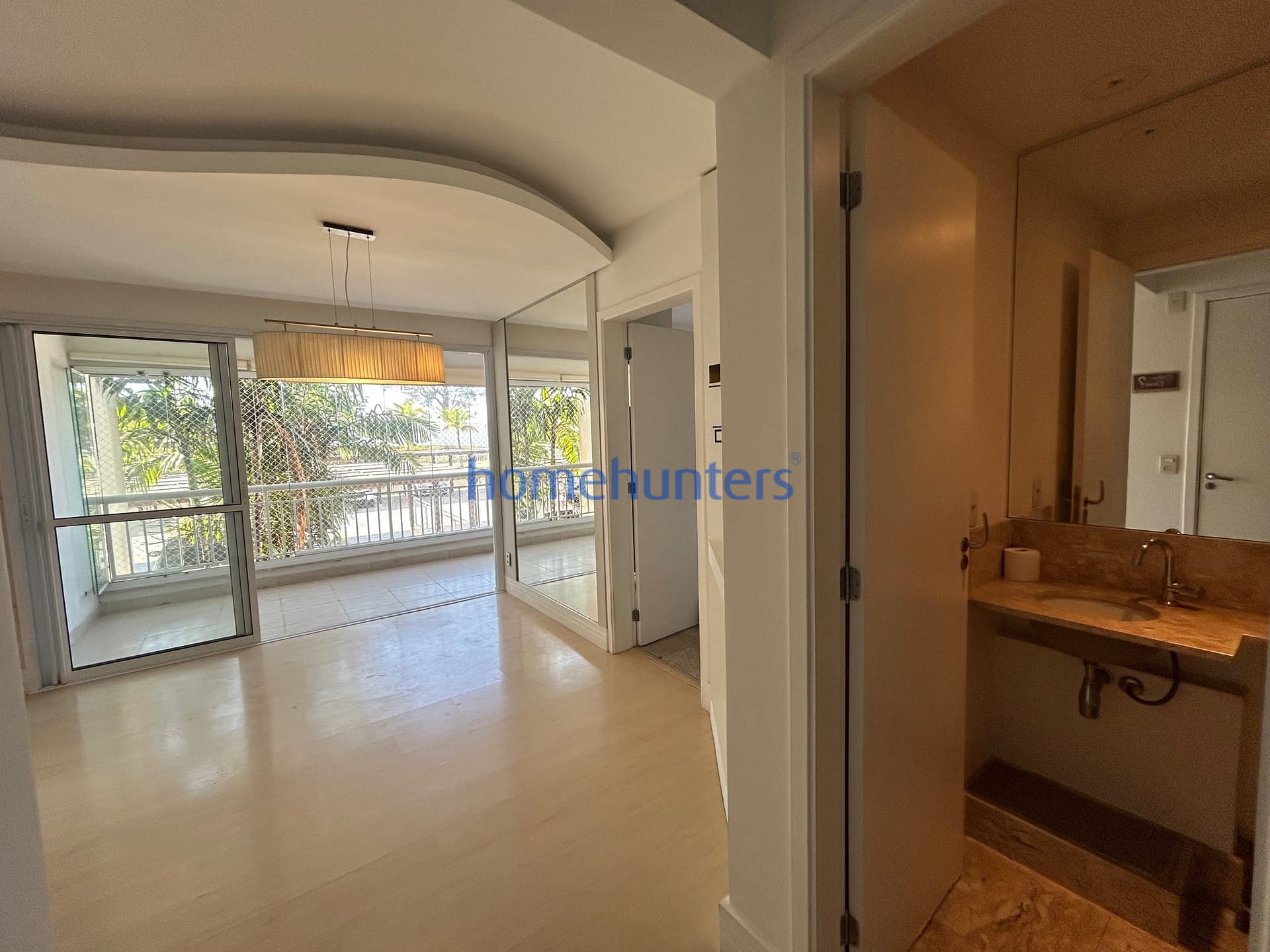Apartamento à venda com 3 quartos, 108m² - Foto 2