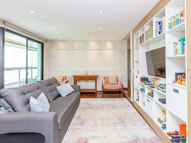 Foto do Apartamento - Apartamento para venda em Moema com 4 quartos, sendo 3 suítes , 172m² | Correteria Imóveis