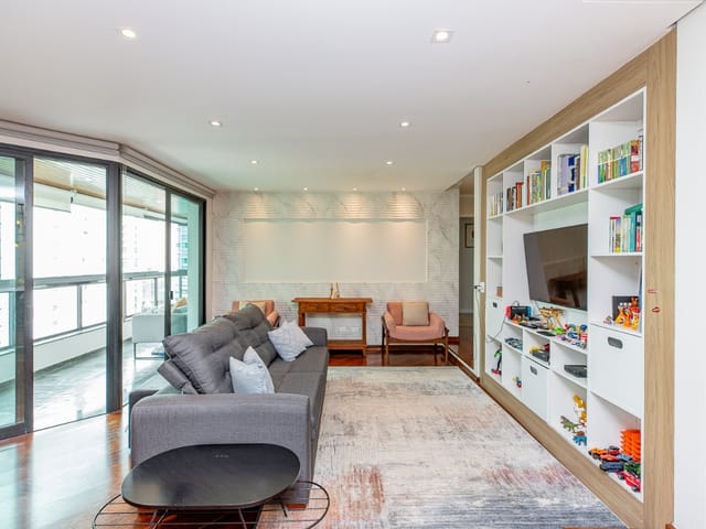Foto do Apartamento - Apartamento para venda em Moema com 4 quartos, sendo 3 suítes , 172m² | Correteria Imóveis