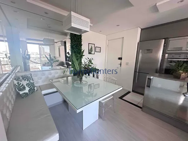 Apartamento 2 quartos e 2 banheiros, à venda, no bairro Vila Satúrnia em Campinas