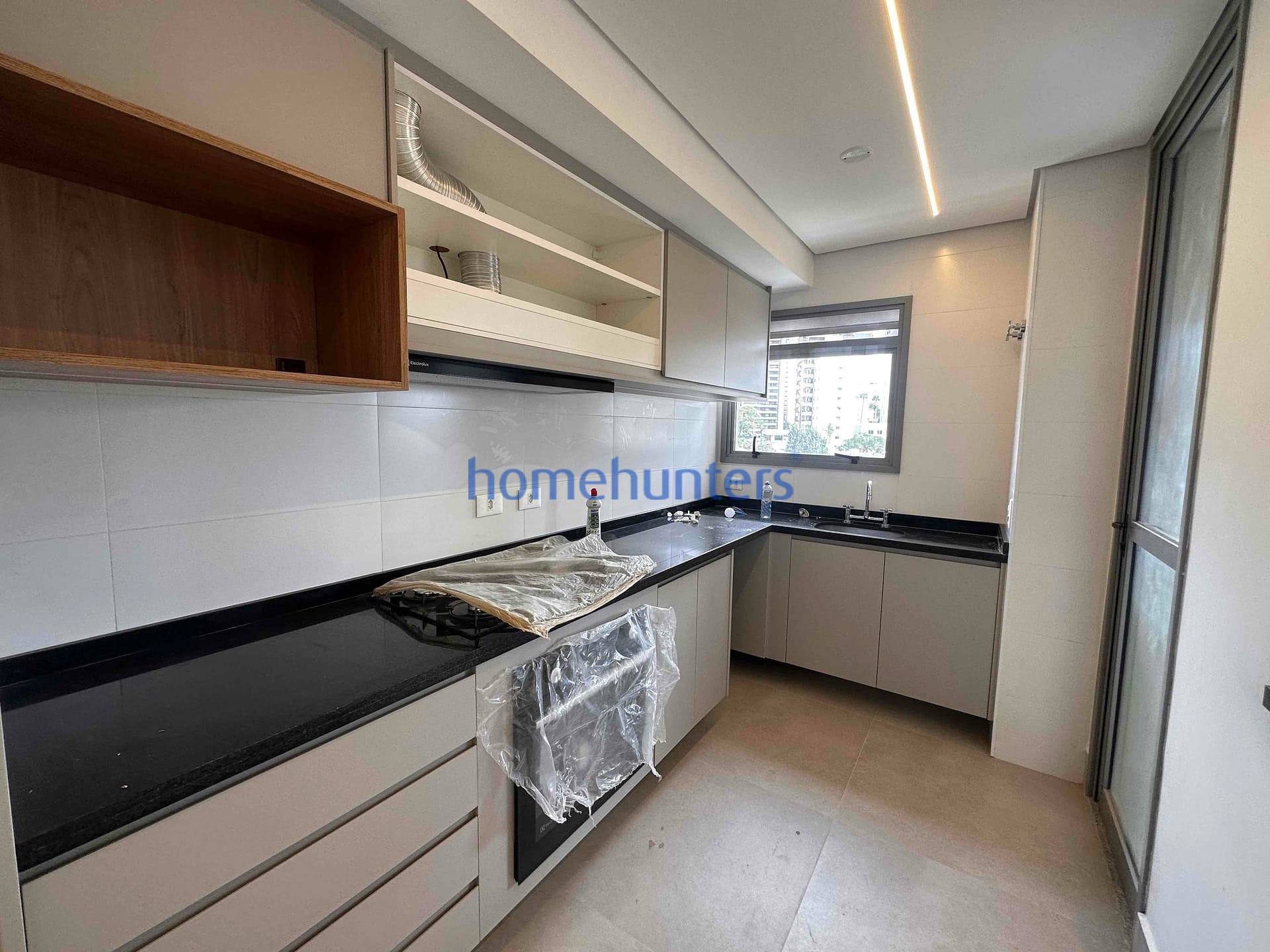 Apartamento à venda e aluguel com 3 quartos, 140m² - Foto 4