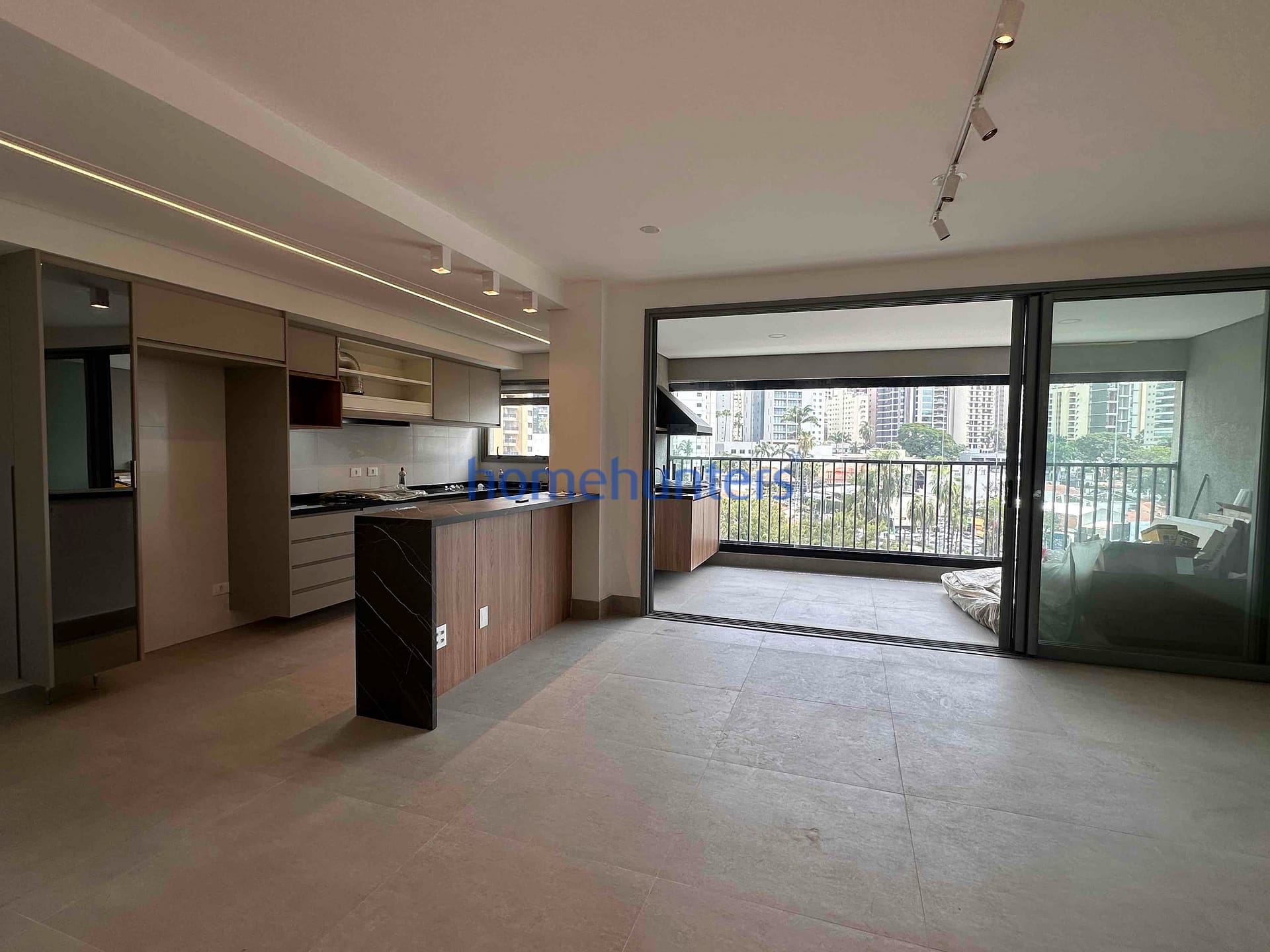 Apartamento à venda e aluguel com 3 quartos, 140m² - Foto 2