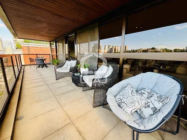 Apartamento 5 quartos e 8 banheiros, à venda, no bairro Real Parque em São Paulo