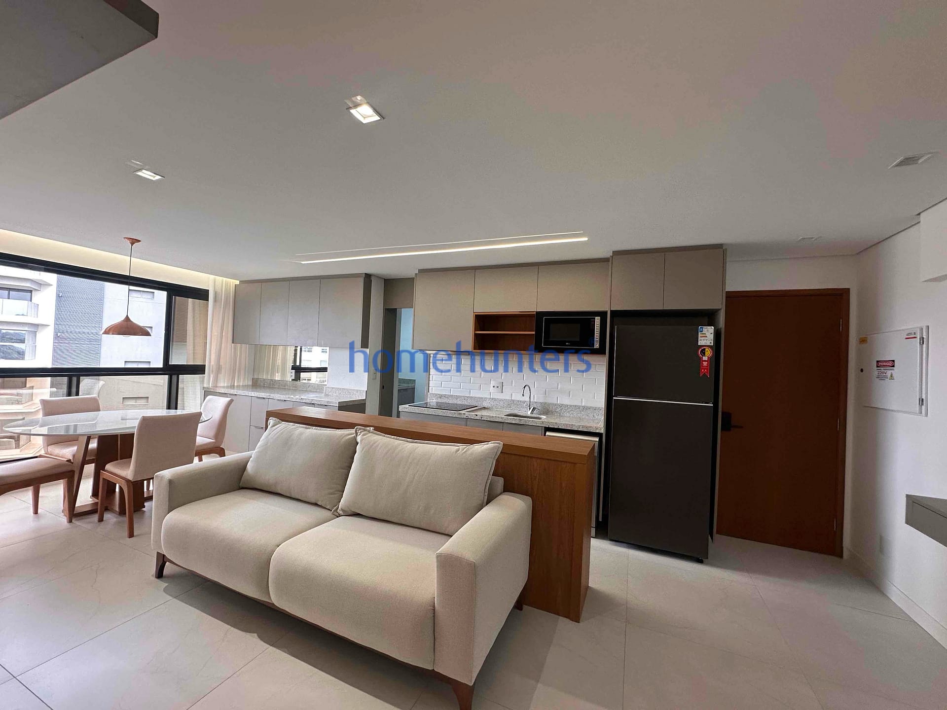 Apartamento à venda e aluguel com 1 quarto, 55m² - Foto 7