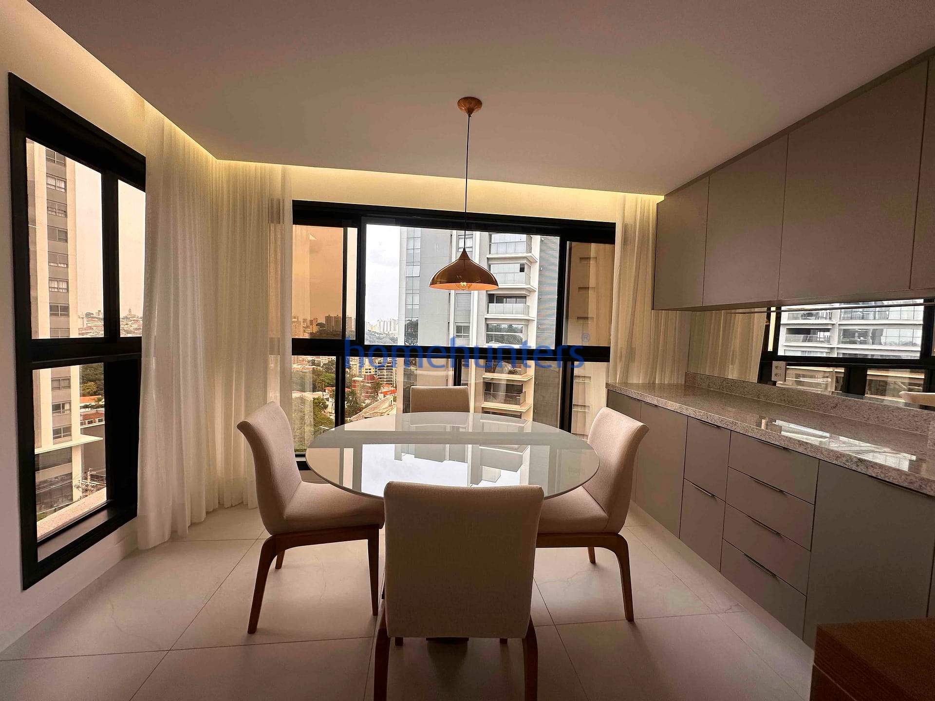 Apartamento à venda e aluguel com 1 quarto, 55m² - Foto 19