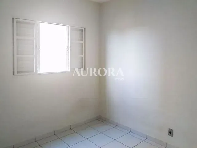 Apartamento com 60m² 2 quartos e 1 banheiro, à venda, no bairro Cinco Conjuntos em Londrina
