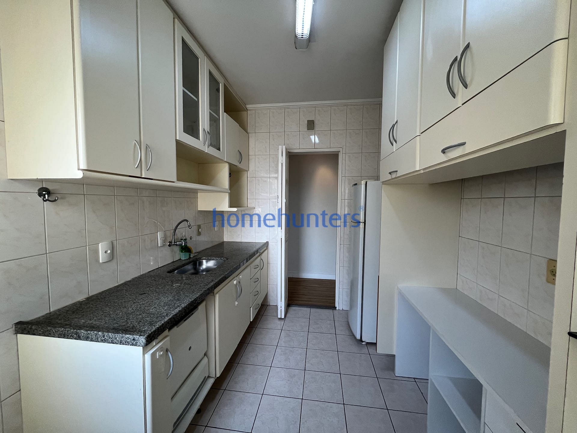Apartamento para alugar com 3 quartos, 95m² - Foto 8