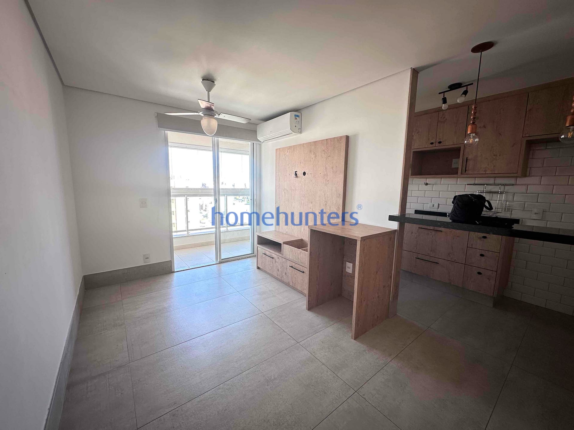 Apartamento à venda com 2 quartos, 61m² - Foto 1