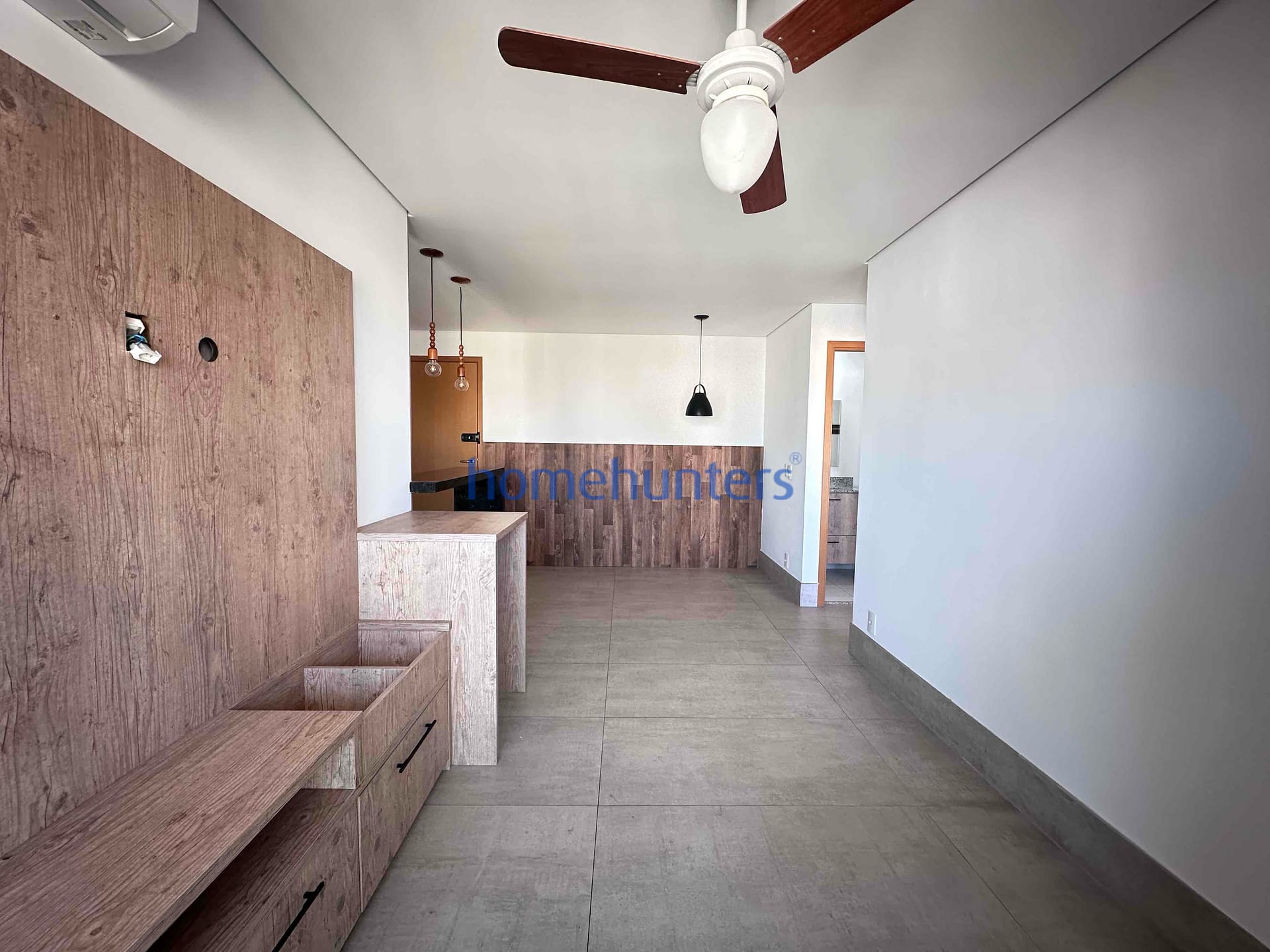 Apartamento à venda com 2 quartos, 61m² - Foto 2