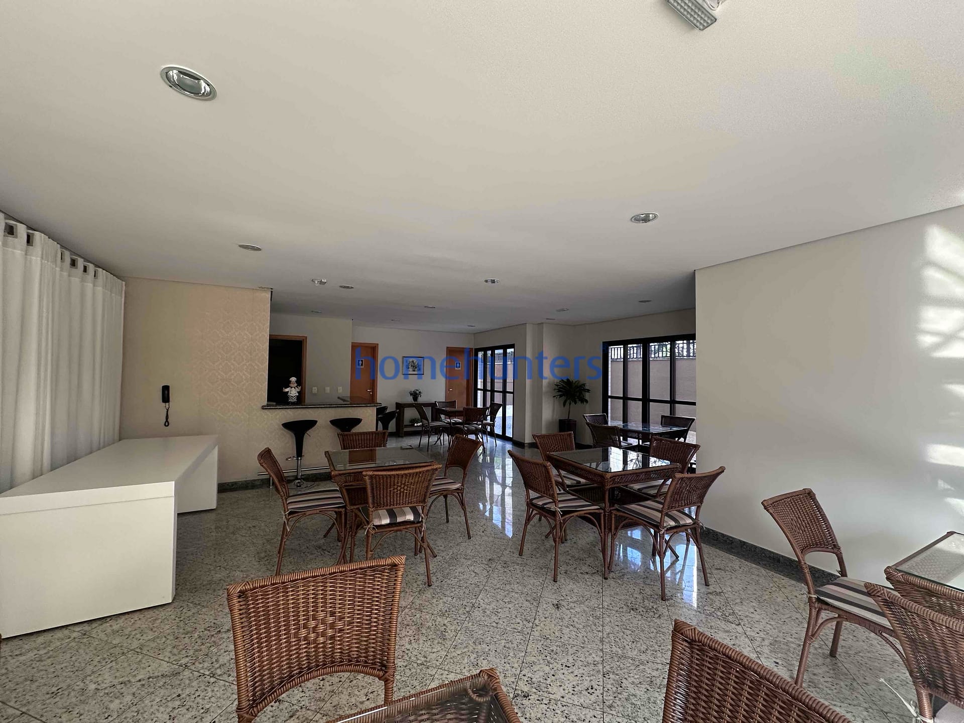 Apartamento para alugar com 3 quartos, 92m² - Foto 11