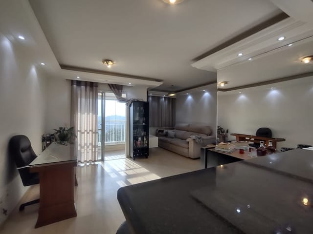 Apartamento 3 quartos e 2 banheiros, à venda, no bairro Jardim Maria Rosa em Taboão da Serra