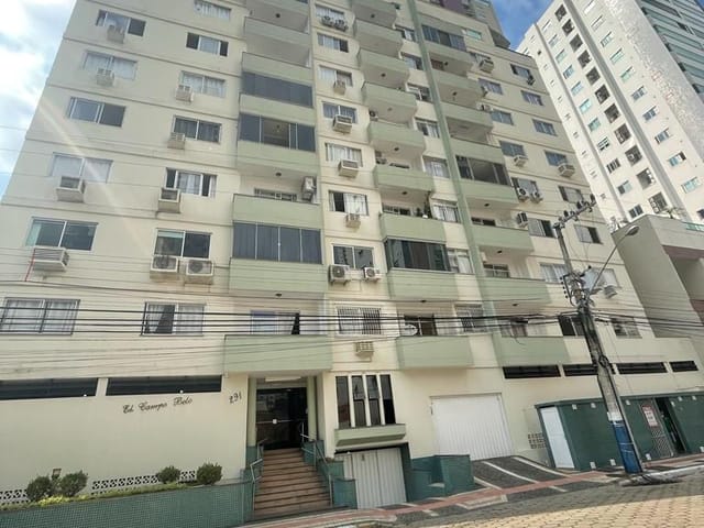Cobertura / Penthouse com 205m² 4 quartos e 3 banheiros, à venda, no bairro Centro em Balneário Camboriú