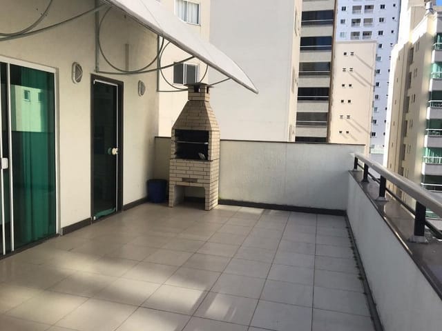 Cobertura / Penthouse com 205m² 4 quartos e 3 banheiros, à venda, no bairro Centro em Balneário Camboriú