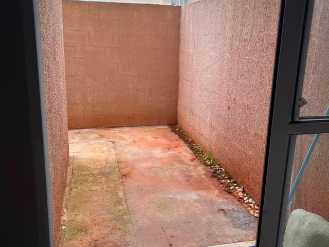 Apartamento 2 quartos e 1 banheiro, à venda, no bairro Centro (Caucaia do Alto) em Cotia