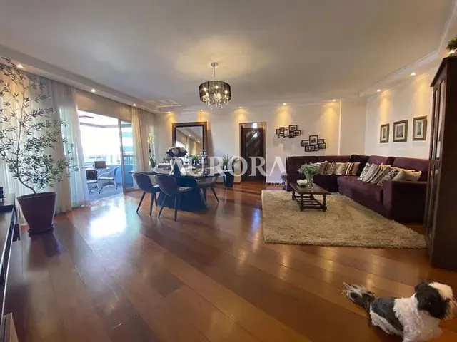 Apartamento com 304m² 4 quartos e 4 banheiros, à venda, no bairro Centro em Londrina