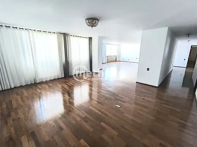 Apartamento com 373m² 4 quartos e 5 banheiros, à venda, no bairro Centro em Campinas