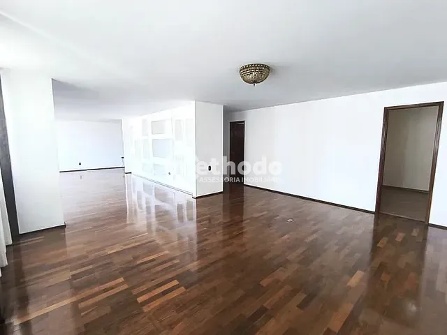 Apartamento com 373m² 4 quartos e 5 banheiros, à venda, no bairro Centro em Campinas