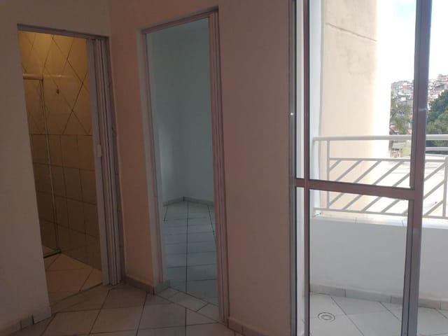 Apartamento 1 quarto e 1 banheiro, à venda ou para alugar, no bairro Chácaras Caxingui em Embu das Artes