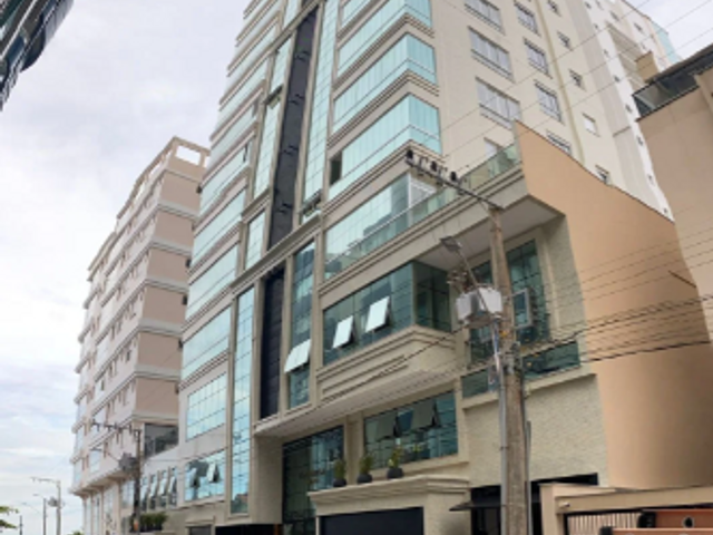 Apartamento com 249m² 4 quartos e 5 banheiros, à venda, no bairro Meia Praia em Itapema