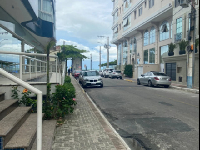 Apartamento com 249m² 4 quartos e 5 banheiros, à venda, no bairro Meia Praia em Itapema